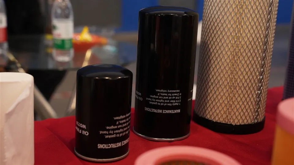 Auto Accessories Bus Engine Parts Purifier OEM MD 135737 15400- raf - T01 Filter tal-fjuwil li jista 'jinħasel filtru taż-żejt għall-Mitsubishi Chrysler Toyota Lexus Isuzu